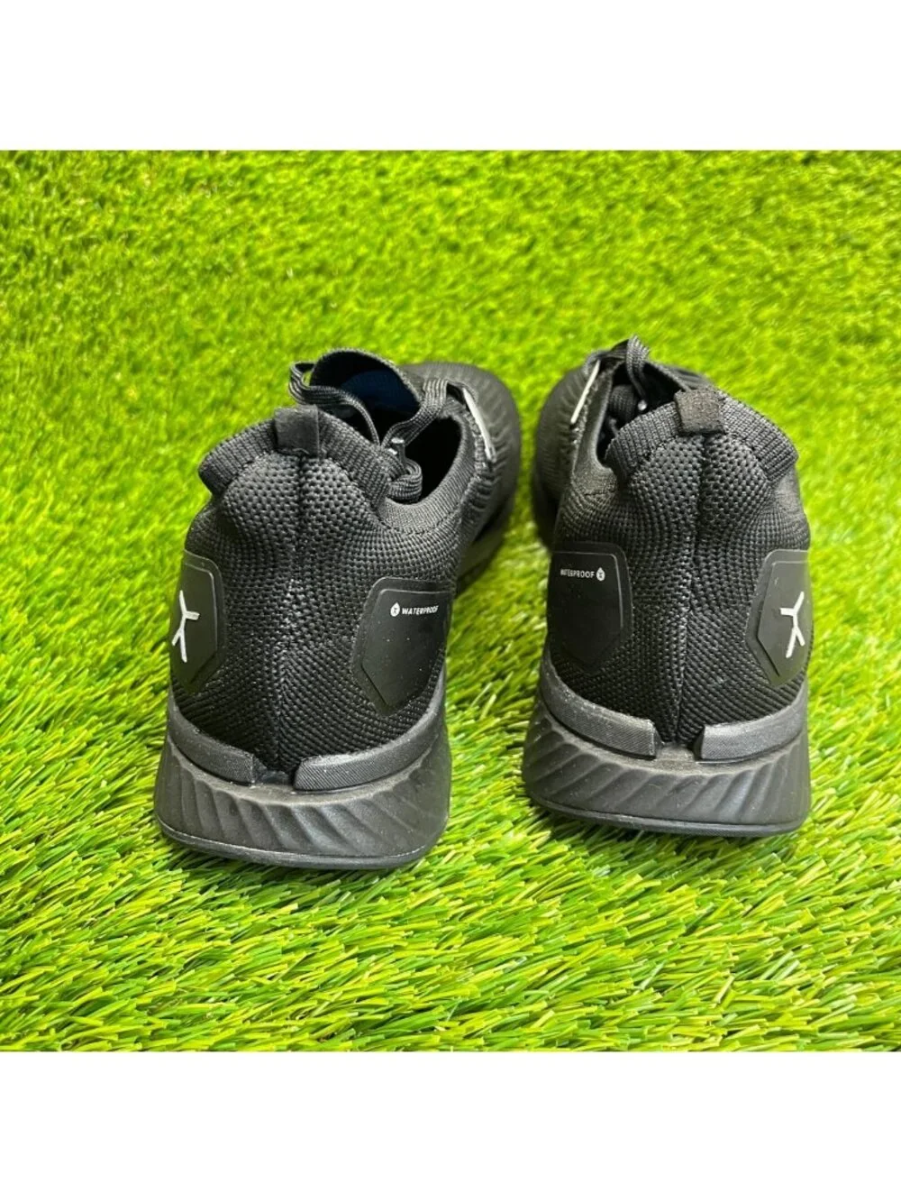 Flux Adapt Waterproof Runner Stealth Black Mens Size 8 Barefoot Running Shoes